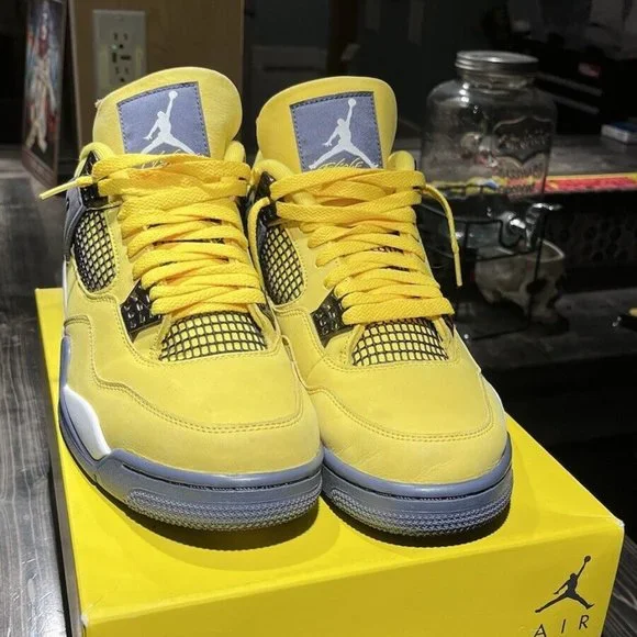 Jordan | Shoes | Size 1 Jordan 4 Retro Mid Lightning | Poshmark display picture 1